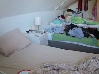 Voyeurcam-julmodels-bed-4