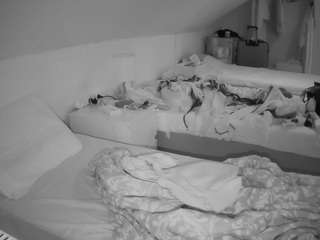 camsoda voyeurcam-julmodels-bed-4