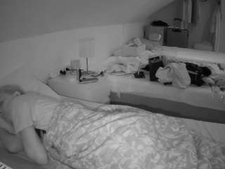 voyeurcam-julmodels-bed-4 Webcam Models camsoda