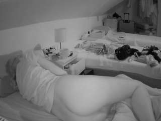 voyeurcam-julmodels-bed-4 18 Nude Models camsoda
