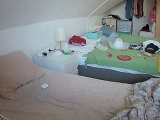 British Cam Models camsoda voyeurcam-julmodels-bed-4