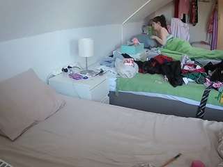 camsoda voyeurcam-julmodels-bed-4