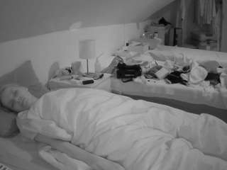 Alicianoveli camsoda voyeurcam-julmodels-bed-4