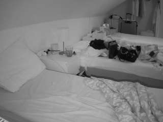 Italian Models Nude camsoda voyeurcam-julmodels-bed-4