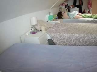 camsoda voyeurcam-julmodels-bed-4