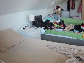 Streamate Models camsoda voyeurcam-julmodels-bed-4