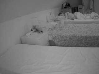 camsoda voyeurcam-julmodels-bed-4