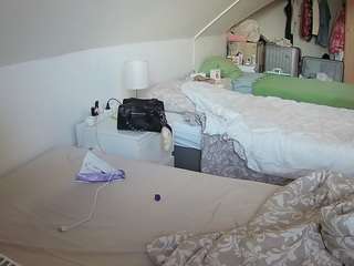 Reallifecam Villa House camsoda voyeurcam-julmodels-bed-4