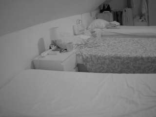 voyeurcam-julmodels-bed-4 Cam Models camsoda