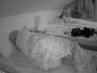 Live Voyeurcam camsoda voyeurcam-julmodels-bed-4