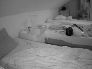 voyeurcam-julmodels-bed-4 Omegle Models camsoda