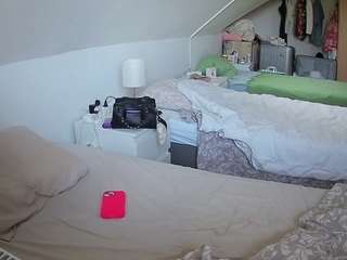 Cams Models voyeurcam-julmodels-bed-4 camsoda