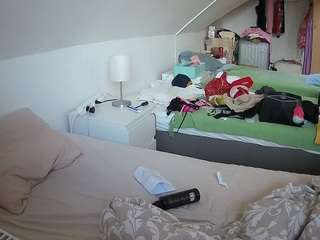 voyeurcam-julmodels-bed-4 Private Cam Models camsoda