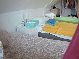 Hostel Voyeur camsoda voyeurcam-julmodels-bed-4