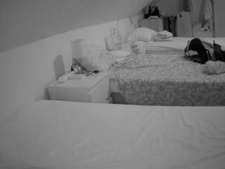 Cam Model camsoda voyeurcam-julmodels-bed-4