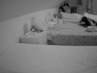 Nude Christmas Models camsoda voyeurcam-julmodels-bed-4