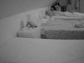 Mypovcam camsoda voyeurcam-julmodels-bed-4