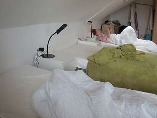 voyeurcam-julmodels-bed-4