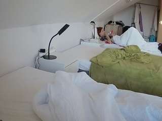 voyeurcam-julmodels-bed-4