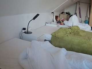 voyeurcam-julmodels-bed-4