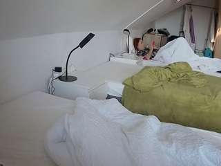 voyeurcam-julmodels-bed-4
