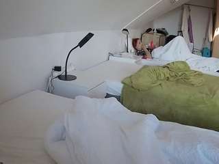 voyeurcam-julmodels-bed-4