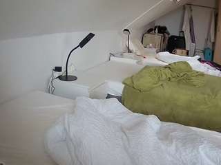 voyeurcam-julmodels-bed-4
