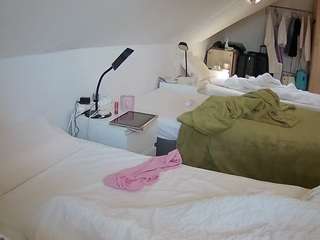 voyeurcam-julmodels-bed-4