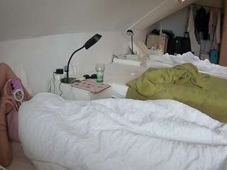 voyeurcam-julmodels-bed-4 Thumb Image