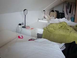 voyeurcam-julmodels-bed-4