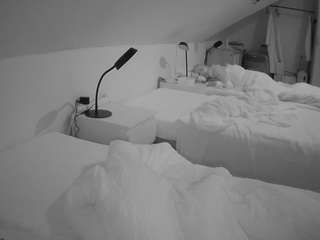 voyeurcam-julmodels-bed-4's Info Image