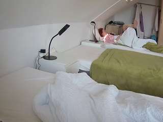 voyeurcam-julmodels-bed-4