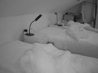 voyeurcam-julmodels-bed-4 Live Webcam on CamSoda