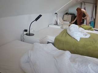voyeurcam-julmodels-bed-4