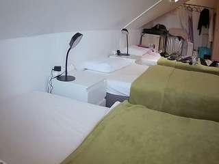 voyeurcam-julmodels-bed-4