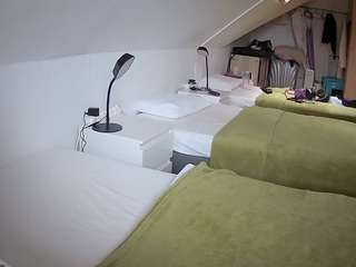 voyeurcam-julmodels-bed-4