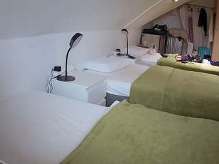 voyeurcam-julmodels-bed-4