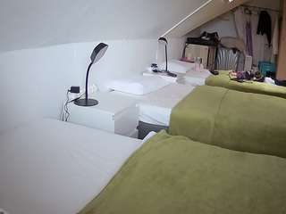 voyeurcam-julmodels-bed-4