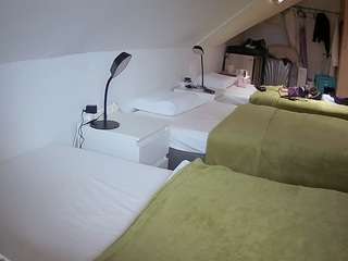 voyeurcam-julmodels-bed-4