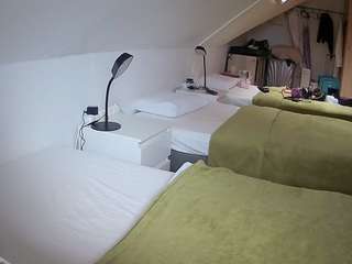voyeurcam-julmodels-bed-4
