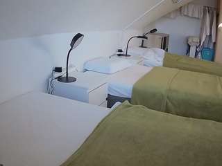 voyeurcam-julmodels-bed-4