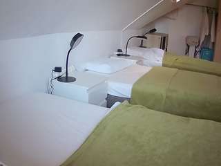 voyeurcam-julmodels-bed-4