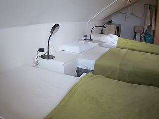  voyeurcam-julmodels-bed-4 chat room