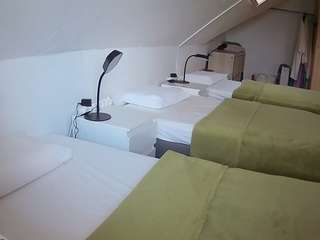 voyeurcam-julmodels-bed-4