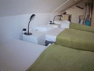 voyeurcam-julmodels-bed-4 webcam model