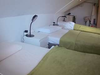 voyeurcam-julmodels-bed-4