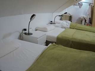 voyeurcam-julmodels-bed-4