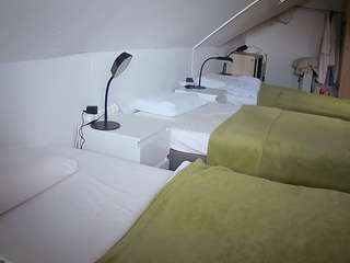 voyeurcam-julmodels-bed-4