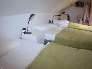 voyeurcam-julmodels-bed-4