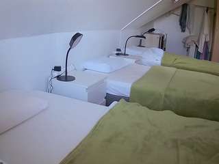 voyeurcam-julmodels-bed-4